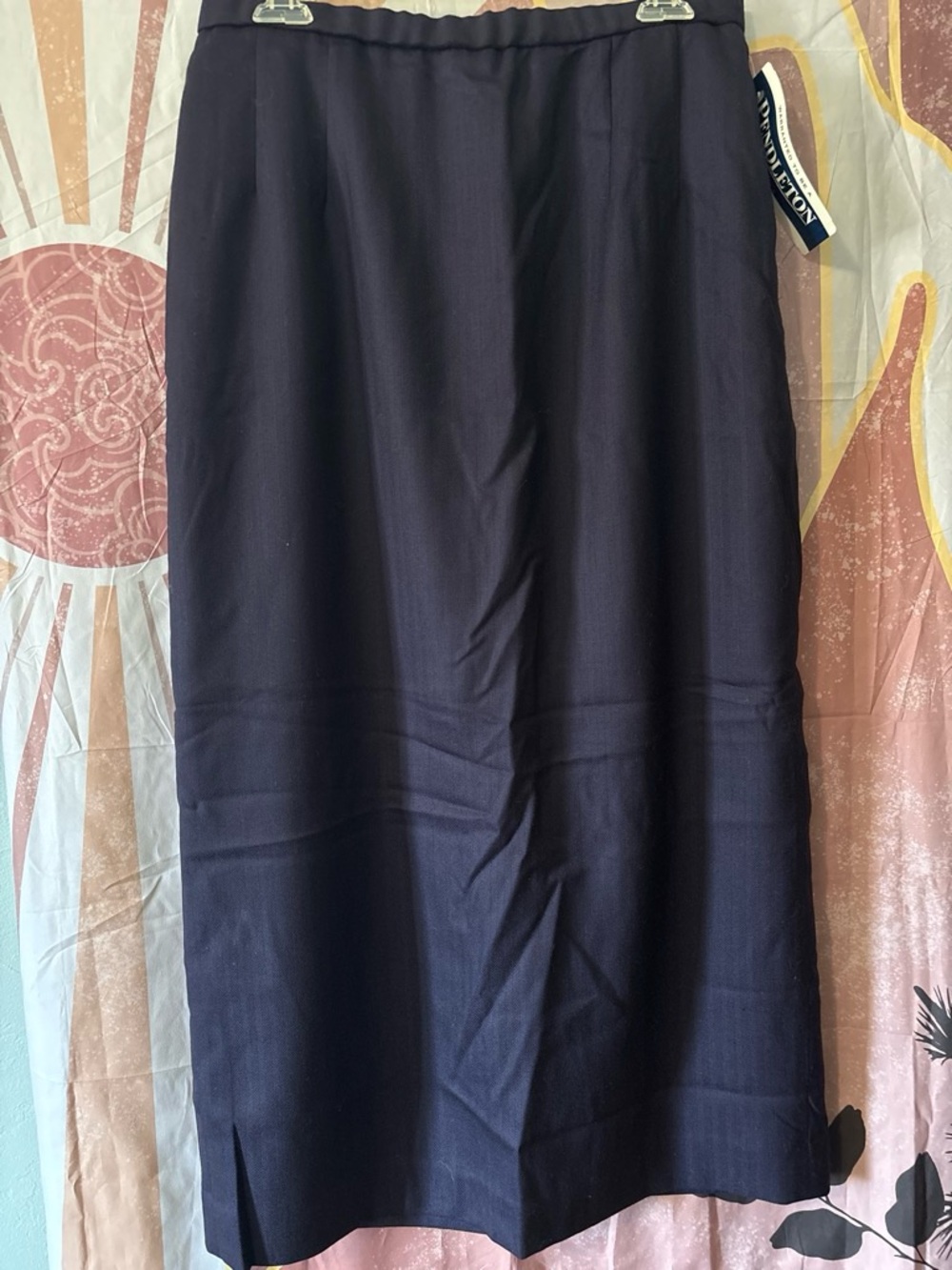 Pendleton NWT Navy Midi Wool elegant Pencil Skirt for formal or casual wear
